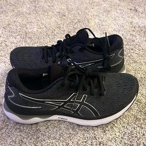 Women’s ASICS GEL - NIMBUS 24 Size 7.5